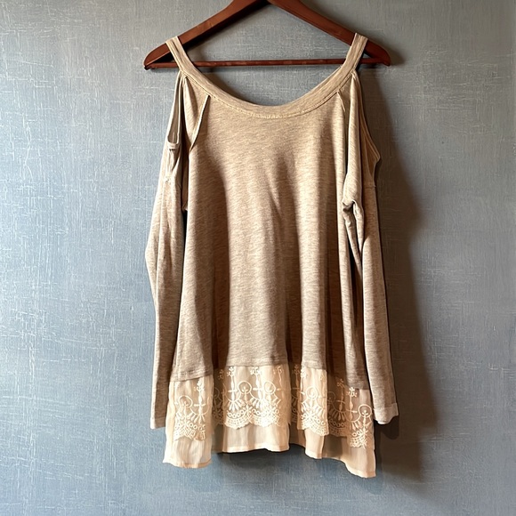 Grey long sleeve open shoulder - Picture 2 of 2